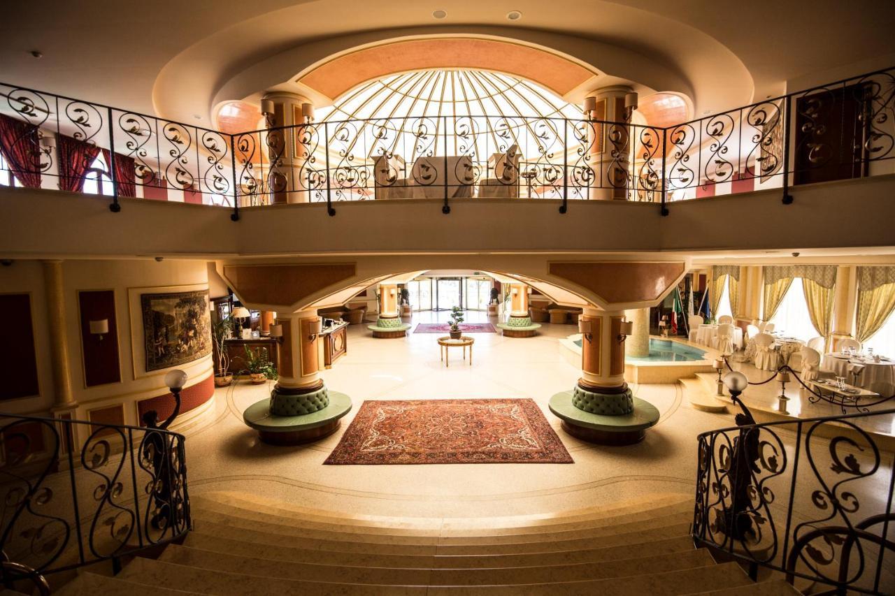 רוצ'לה איוניקה Parco Dei Principi Hotel מראה חיצוני תמונה