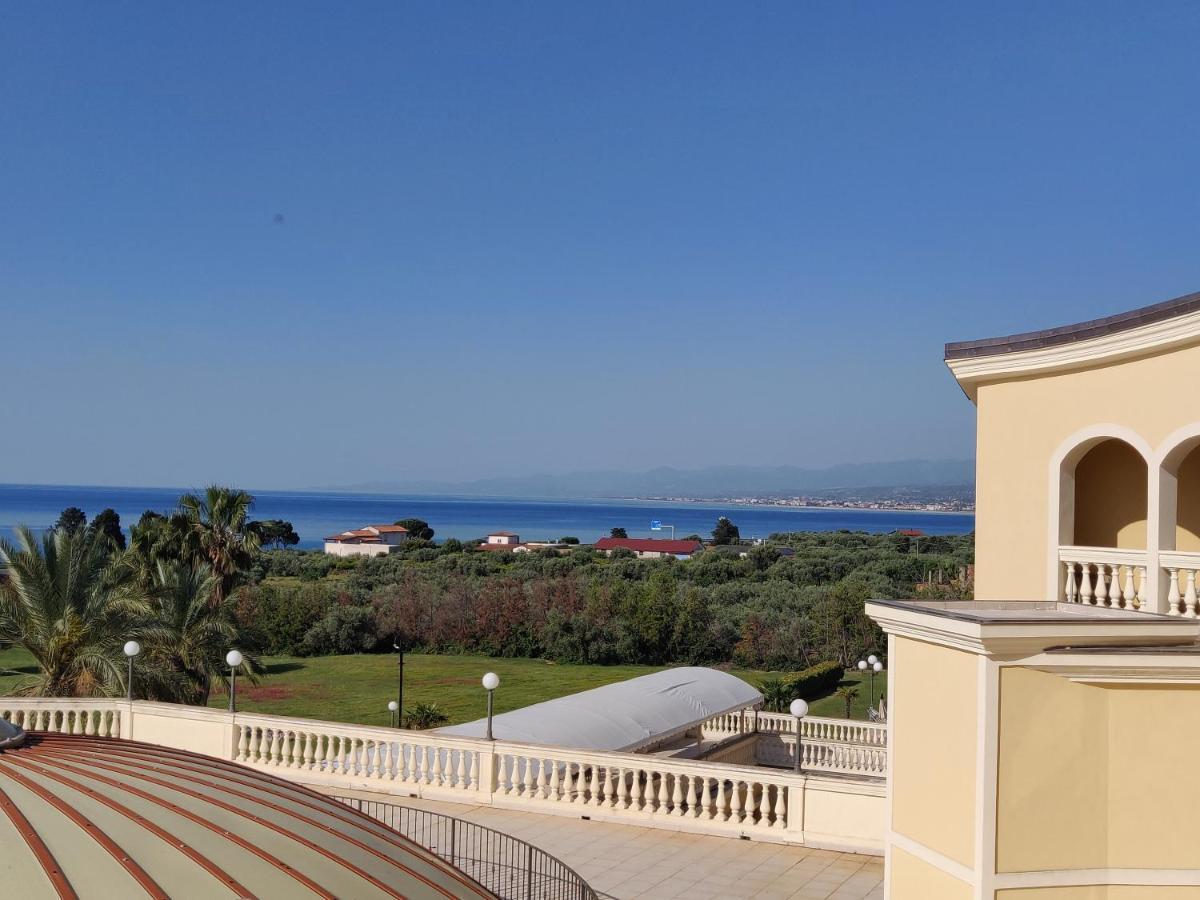רוצ'לה איוניקה Parco Dei Principi Hotel מראה חיצוני תמונה