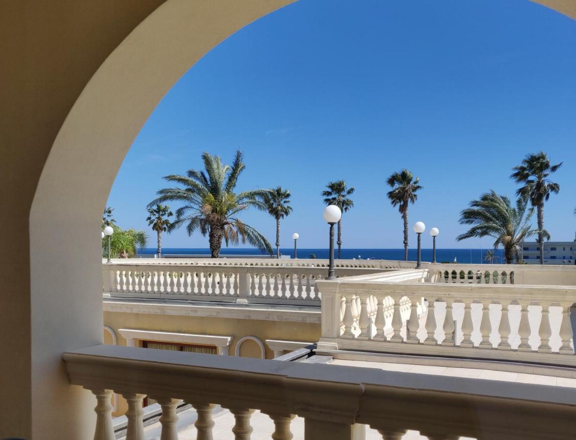 רוצ'לה איוניקה Parco Dei Principi Hotel מראה חיצוני תמונה