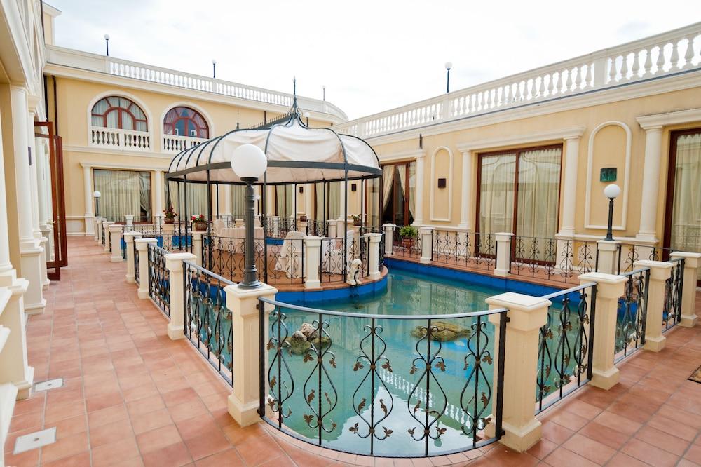 רוצ'לה איוניקה Parco Dei Principi Hotel מראה חיצוני תמונה