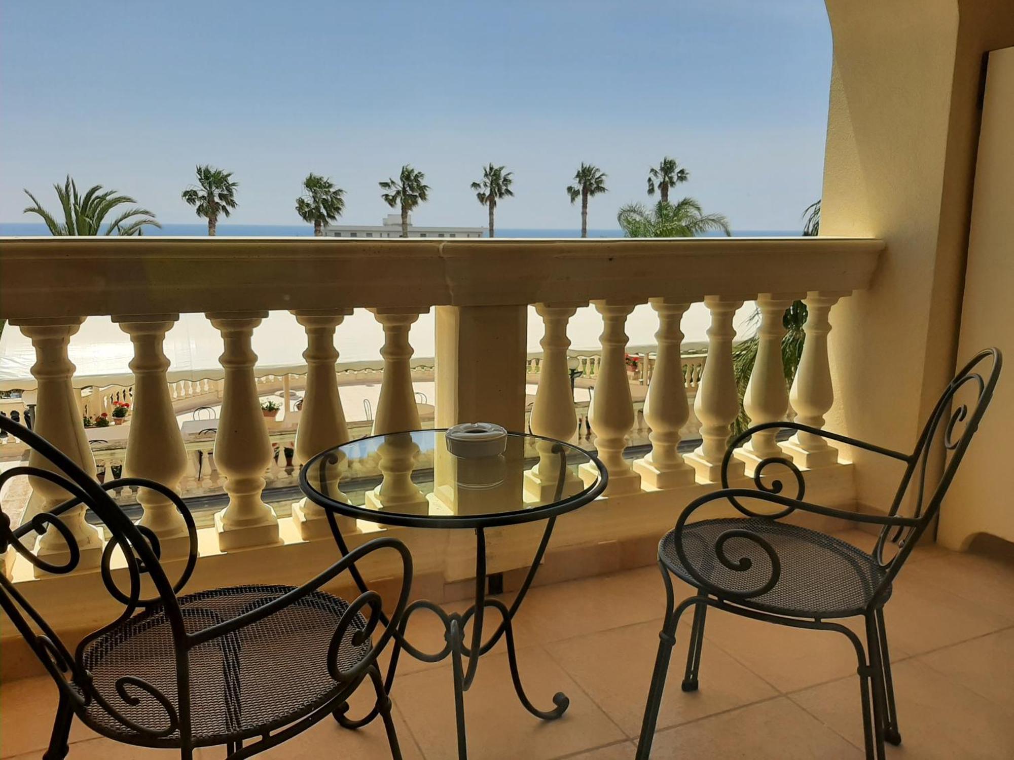 רוצ'לה איוניקה Parco Dei Principi Hotel מראה חיצוני תמונה