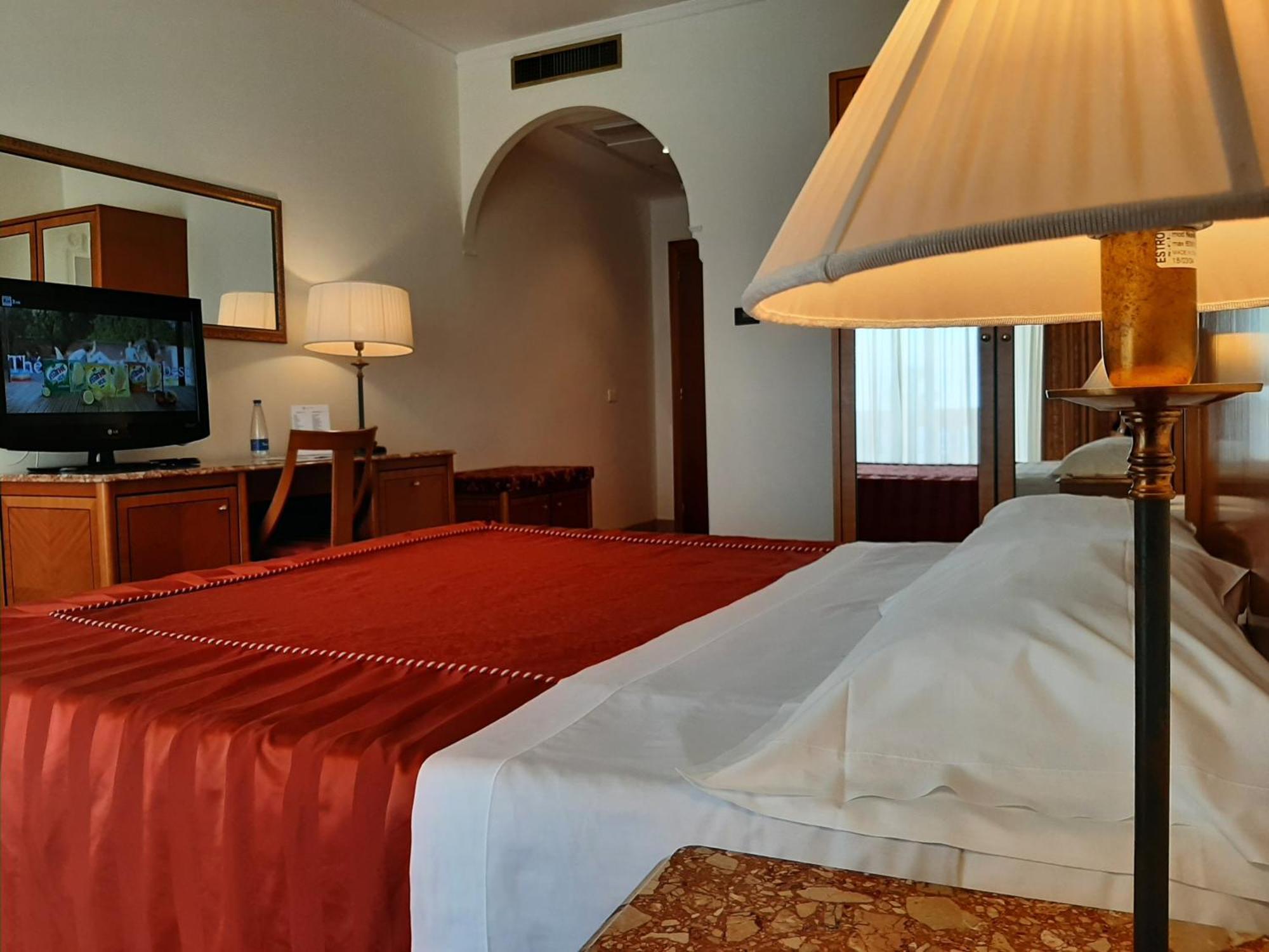 רוצ'לה איוניקה Parco Dei Principi Hotel מראה חיצוני תמונה