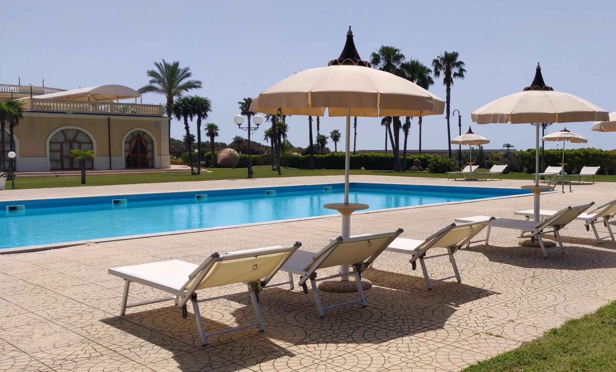 רוצ'לה איוניקה Parco Dei Principi Hotel מראה חיצוני תמונה