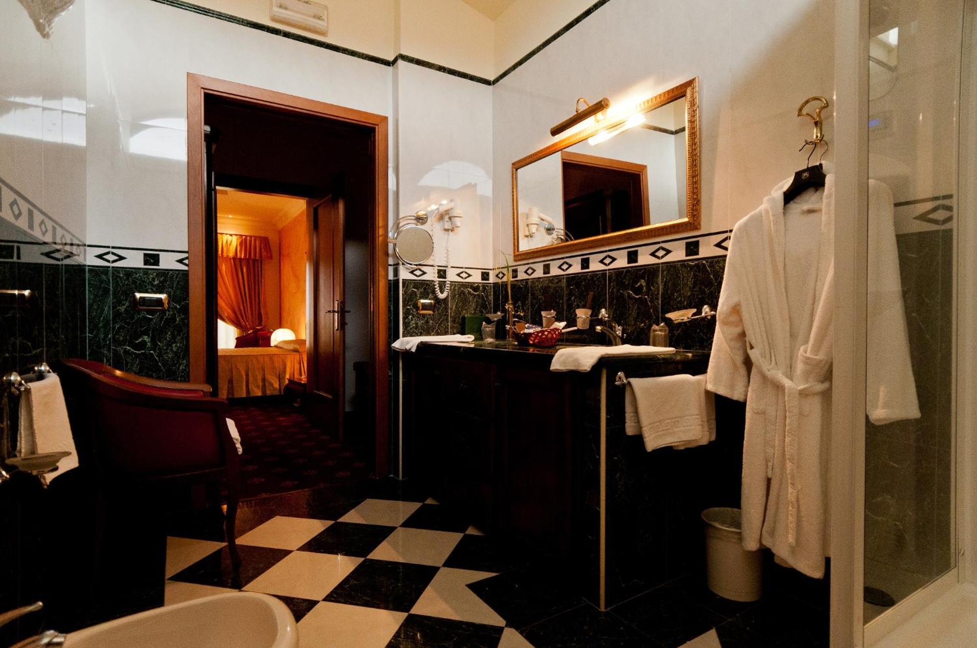 רוצ'לה איוניקה Parco Dei Principi Hotel מראה חיצוני תמונה