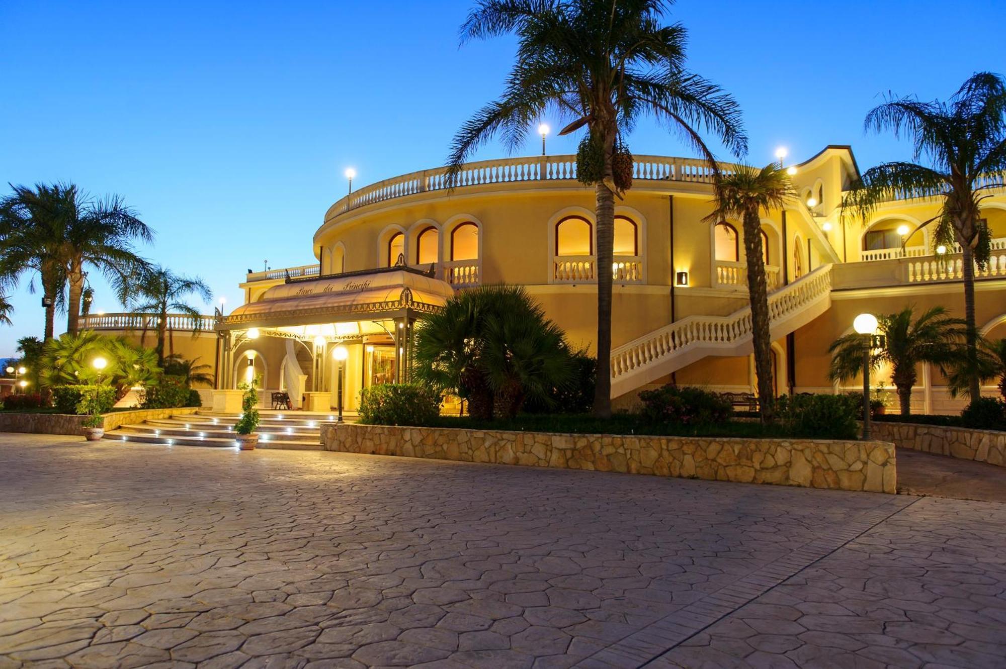 רוצ'לה איוניקה Parco Dei Principi Hotel מראה חיצוני תמונה