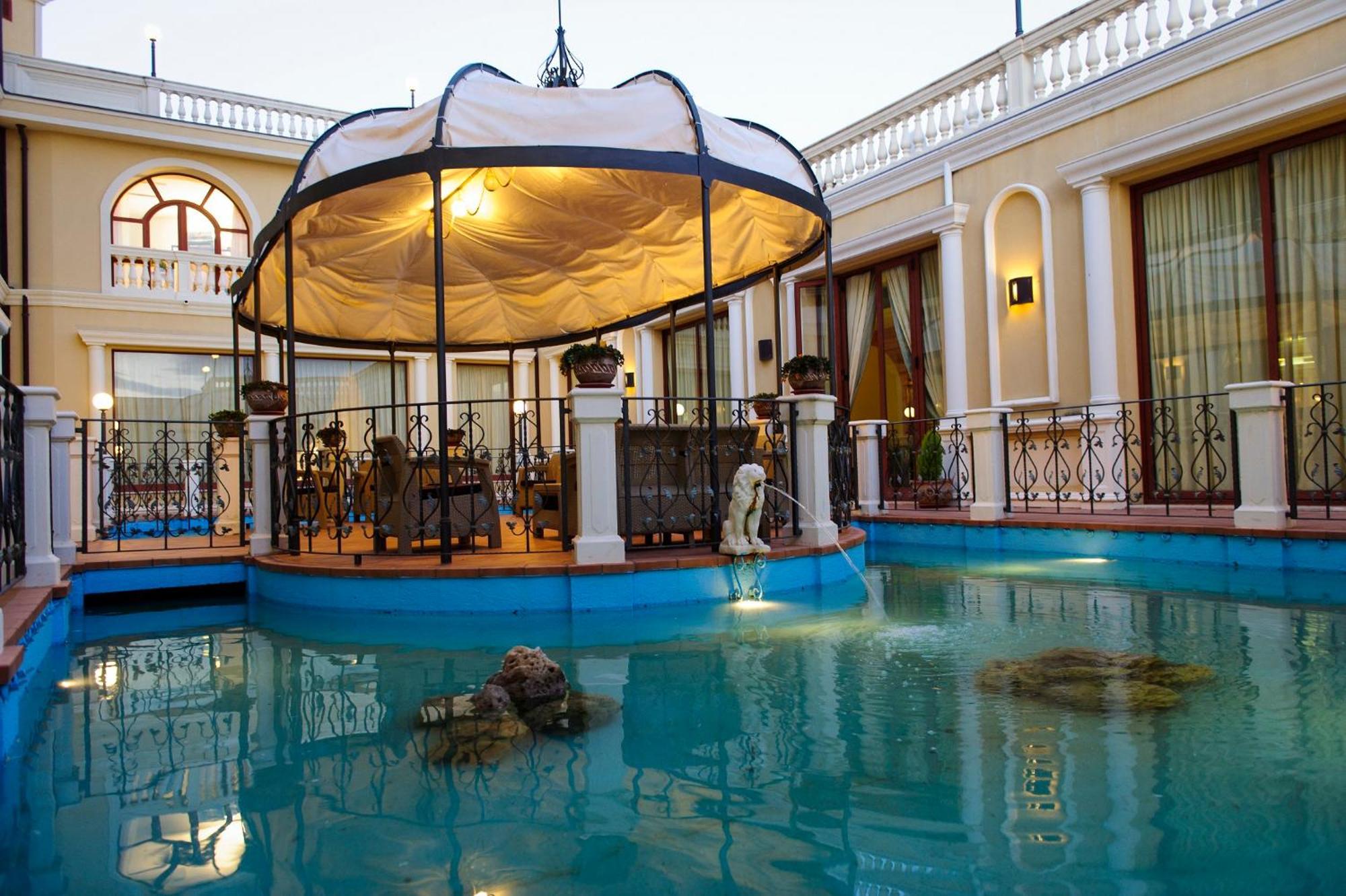 רוצ'לה איוניקה Parco Dei Principi Hotel מראה חיצוני תמונה