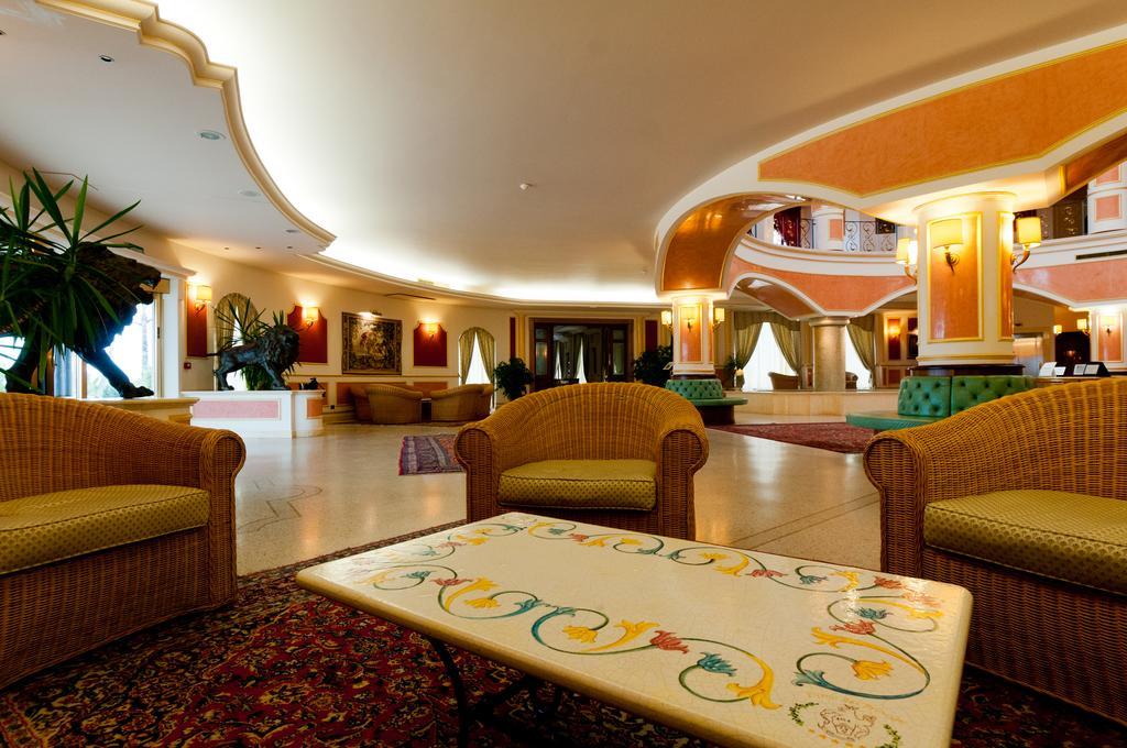 רוצ'לה איוניקה Parco Dei Principi Hotel מראה חיצוני תמונה