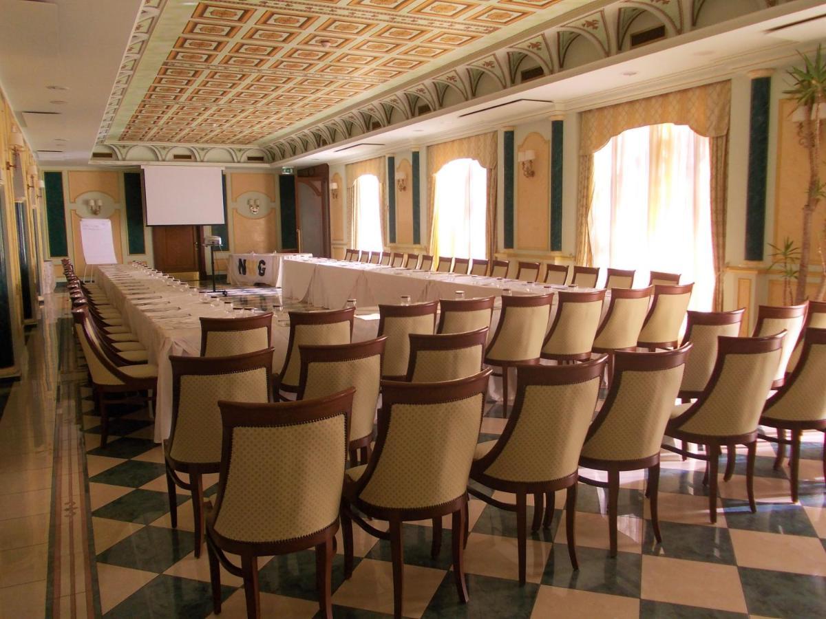 רוצ'לה איוניקה Parco Dei Principi Hotel מראה חיצוני תמונה