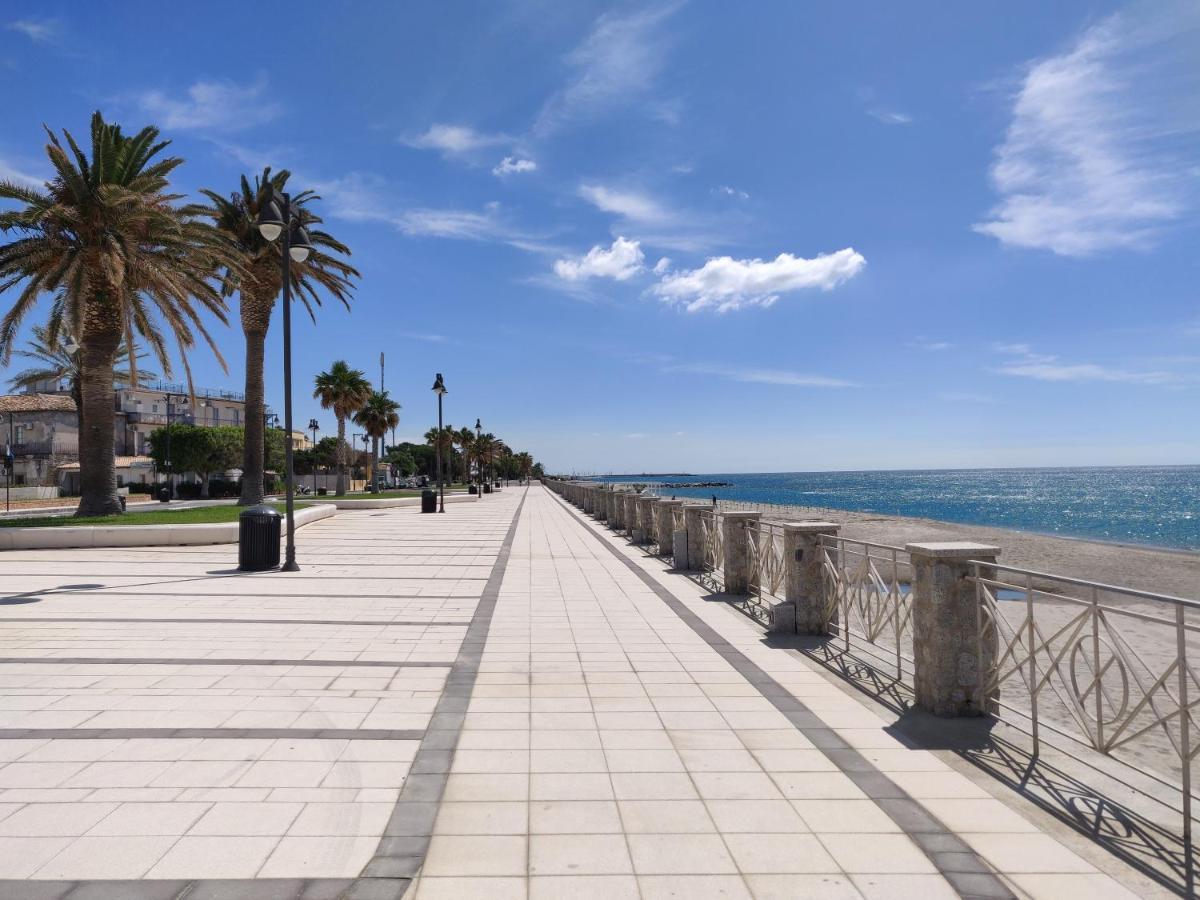 רוצ'לה איוניקה Parco Dei Principi Hotel מראה חיצוני תמונה